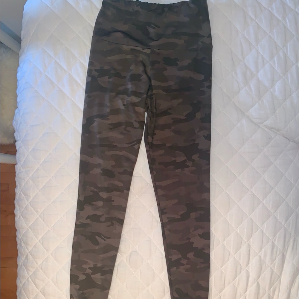 Onzie Camo High Waisted Full Length Legging
